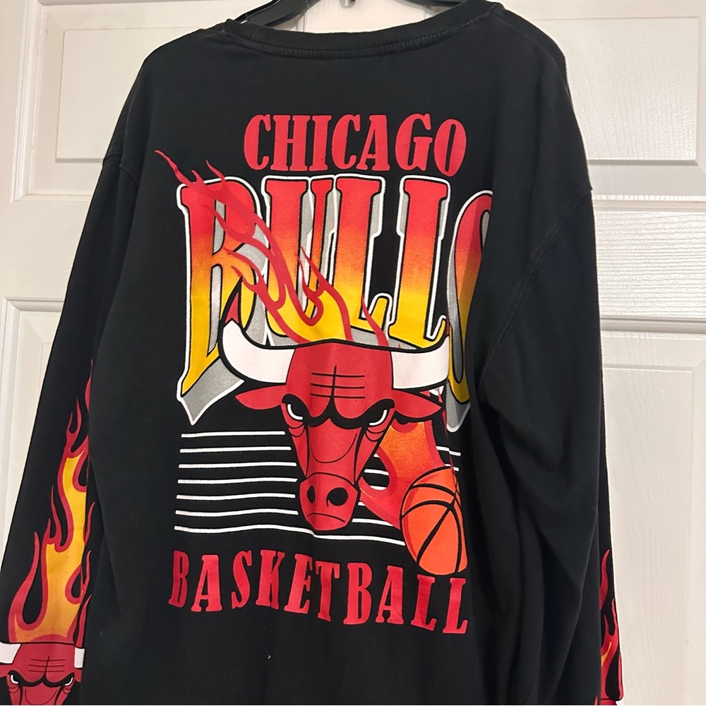 Chicago Bulls Black Long Sleeve Graphic Shirt T-Shirt NBA Size L Large - Picture 2 of 10